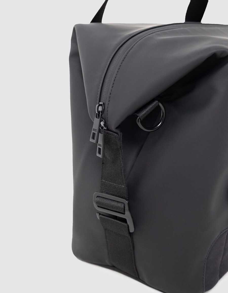 bolso de fin de semana para hombre de nailon negro con efecto goma.