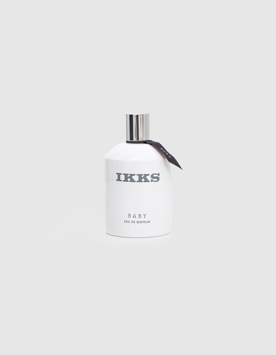 set de regalo con aroma a bebé con edredón rosa y blanco de 100 ml
