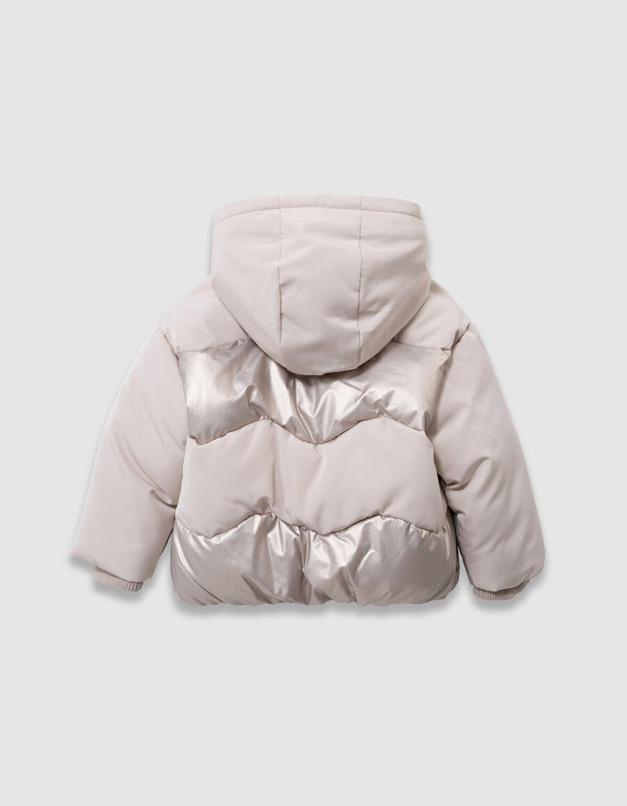 chaqueta acolchada con forro de piel dorado y beige para niña