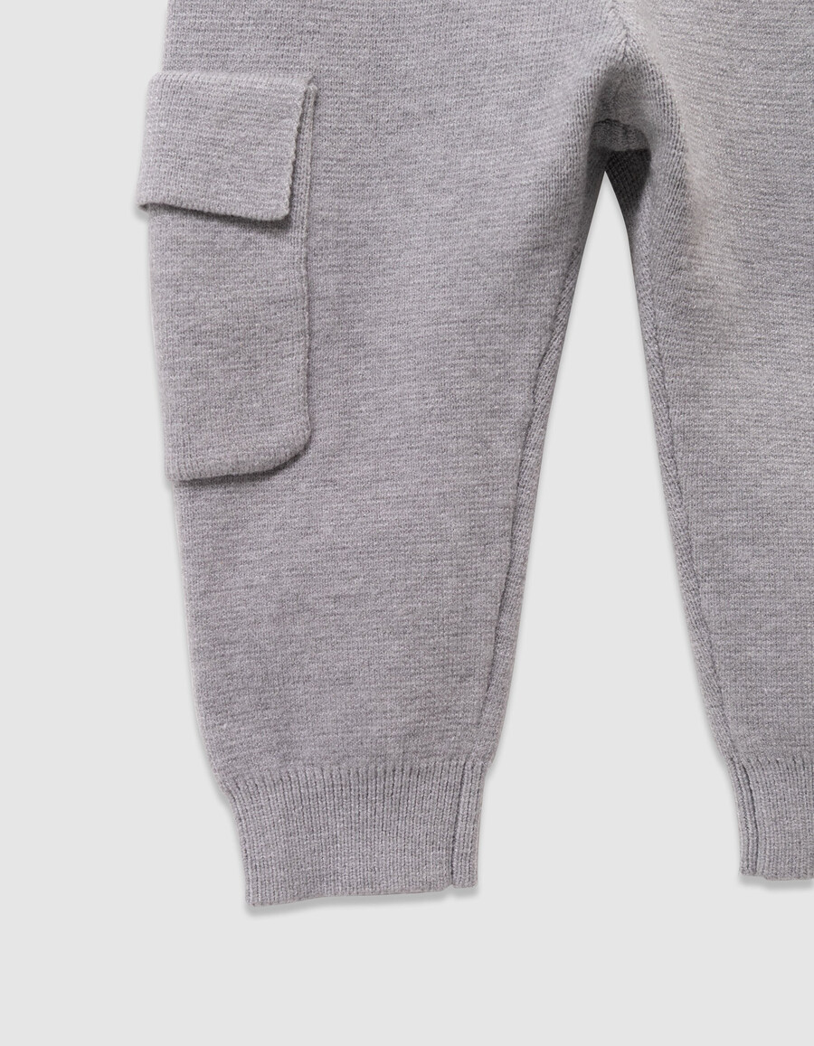 conjunto de cárdigan y pantalón de punto gris para bebé niño