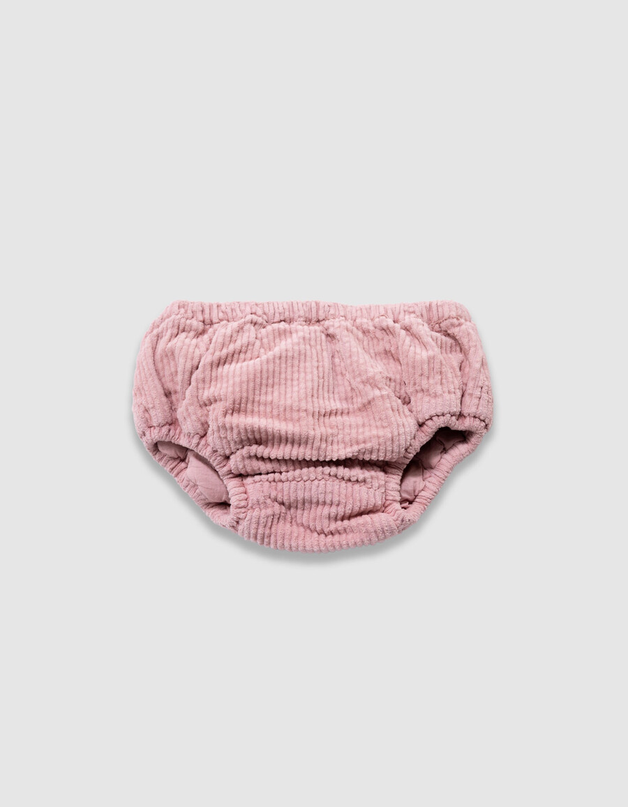 conjunto de camiseta blanca vestido y pantalones bombachos con rosas para bebé niña
