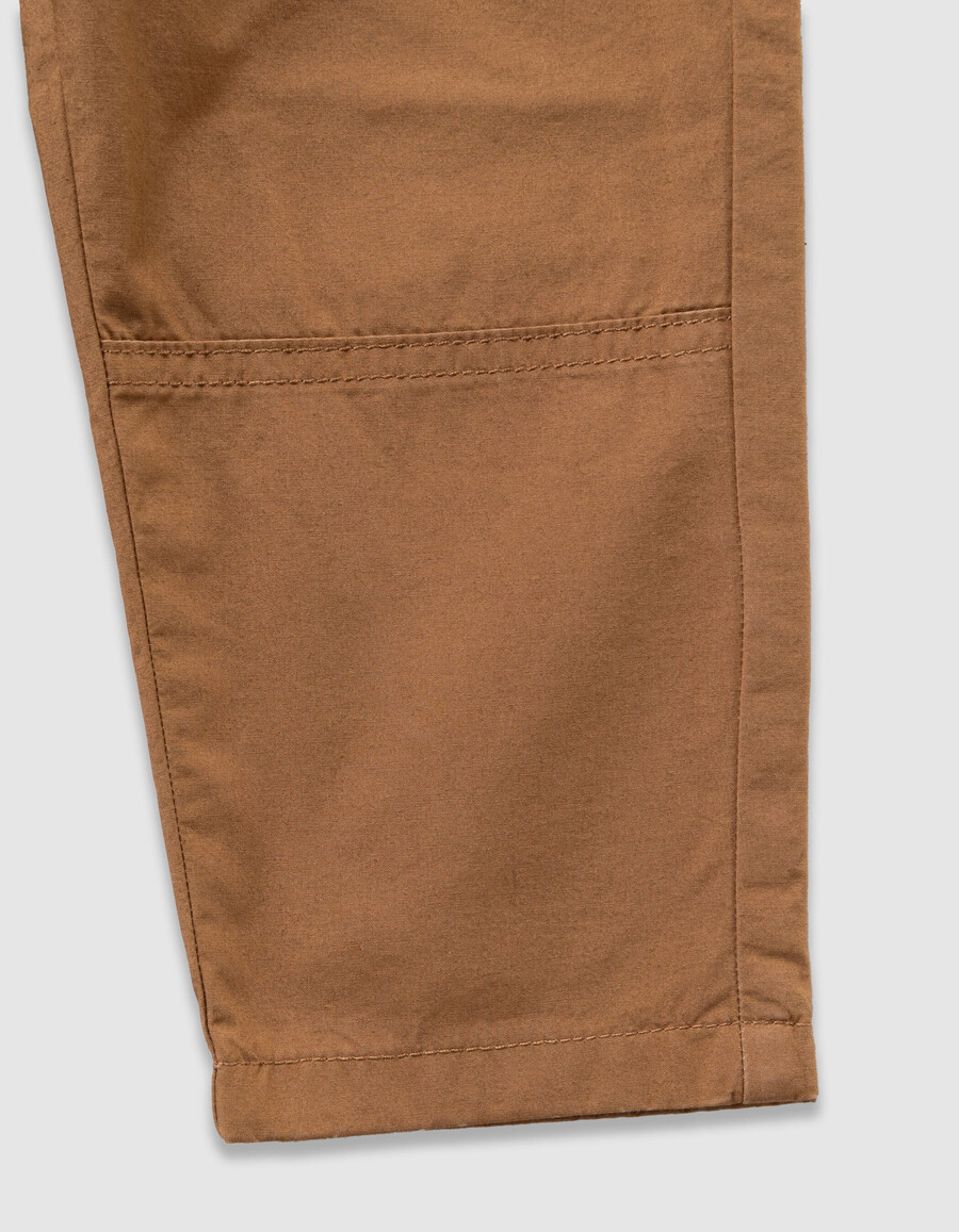 pantalones con forro de camello y cintura elástica para niño