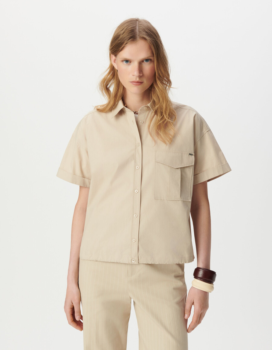 camisa beige de manga corta extragrande para mujer