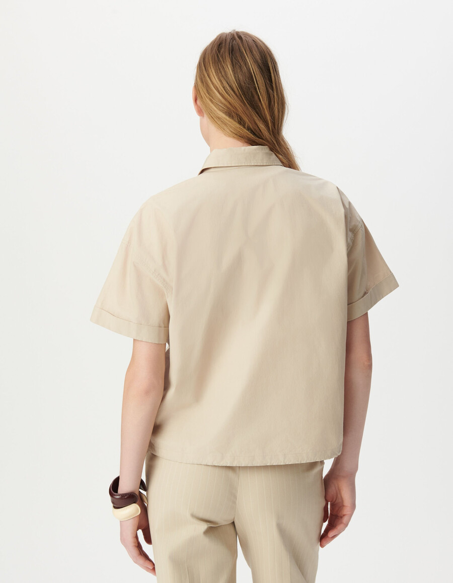camisa beige de manga corta extragrande para mujer