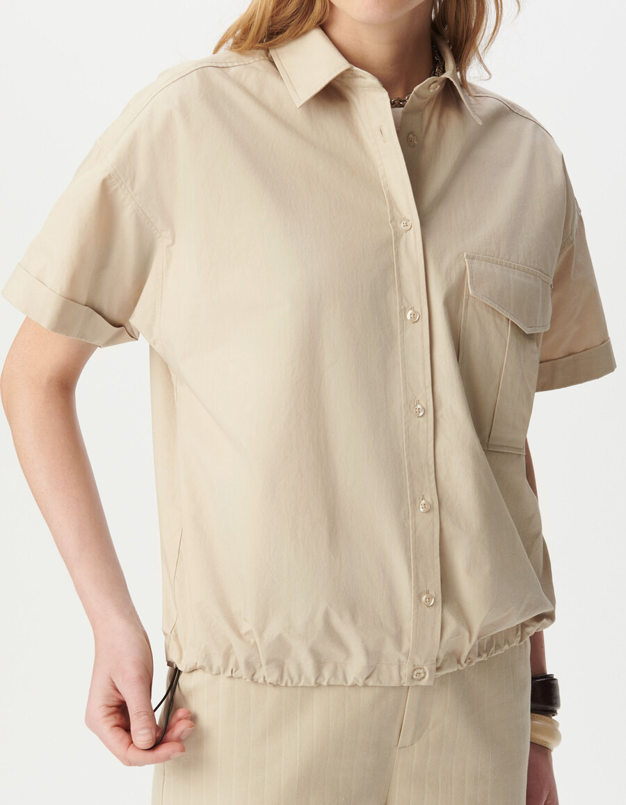camisa beige de manga corta extragrande para mujer