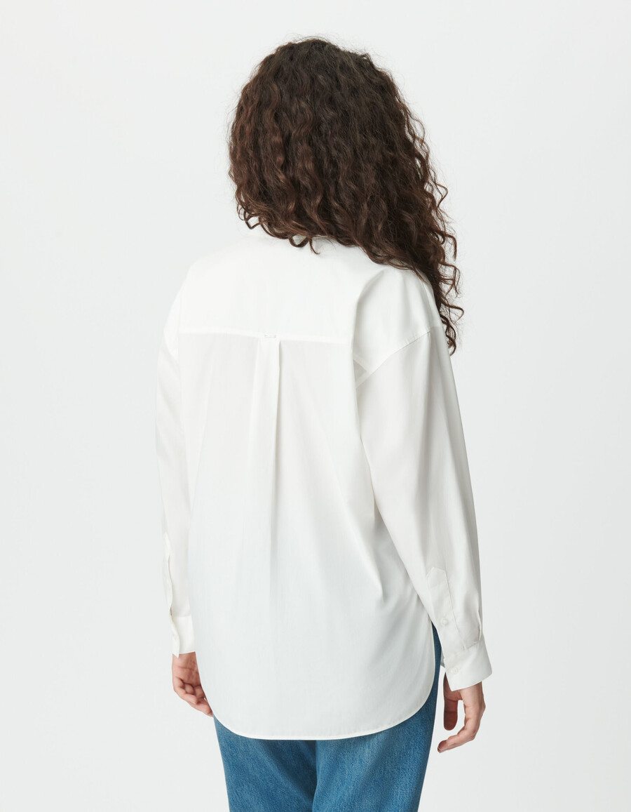 camisa blanca de manga larga oversize para mujer