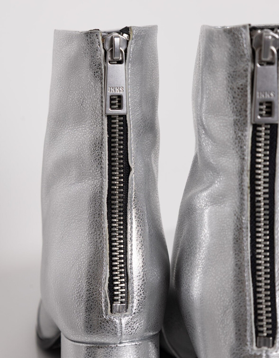botas de tacón con cremallera de cuero plateado para mujer