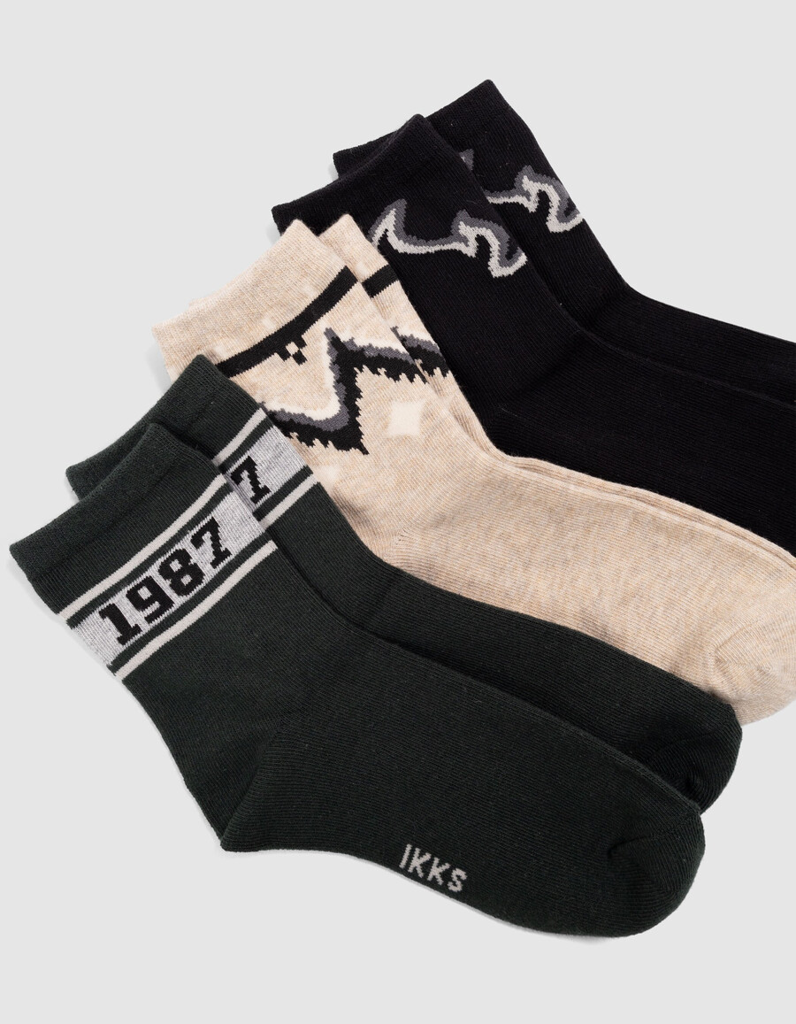 calcetines negros verdes y beige para niño