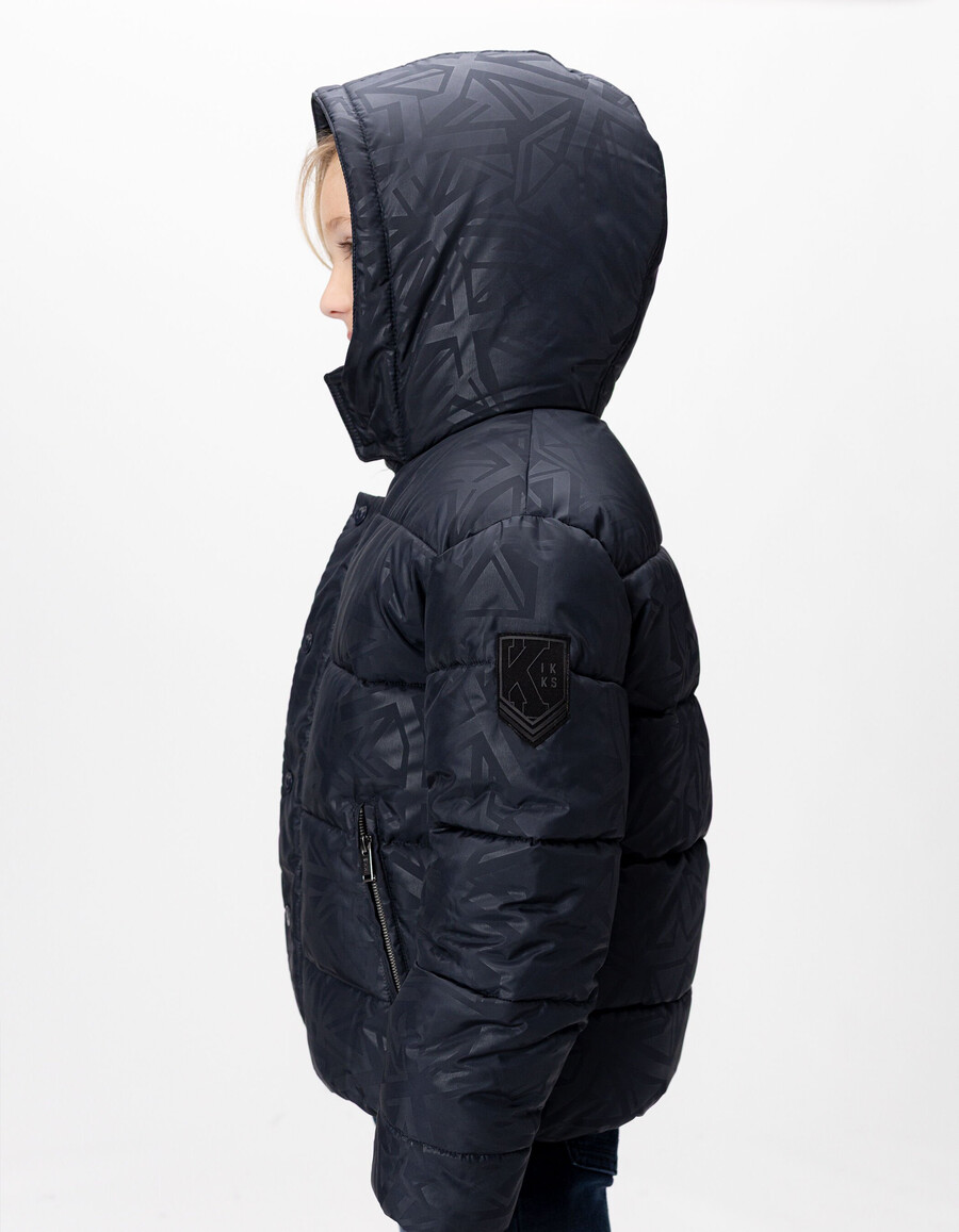 chaqueta acolchada azul marino para niño con capucha con forro de piel gráfica