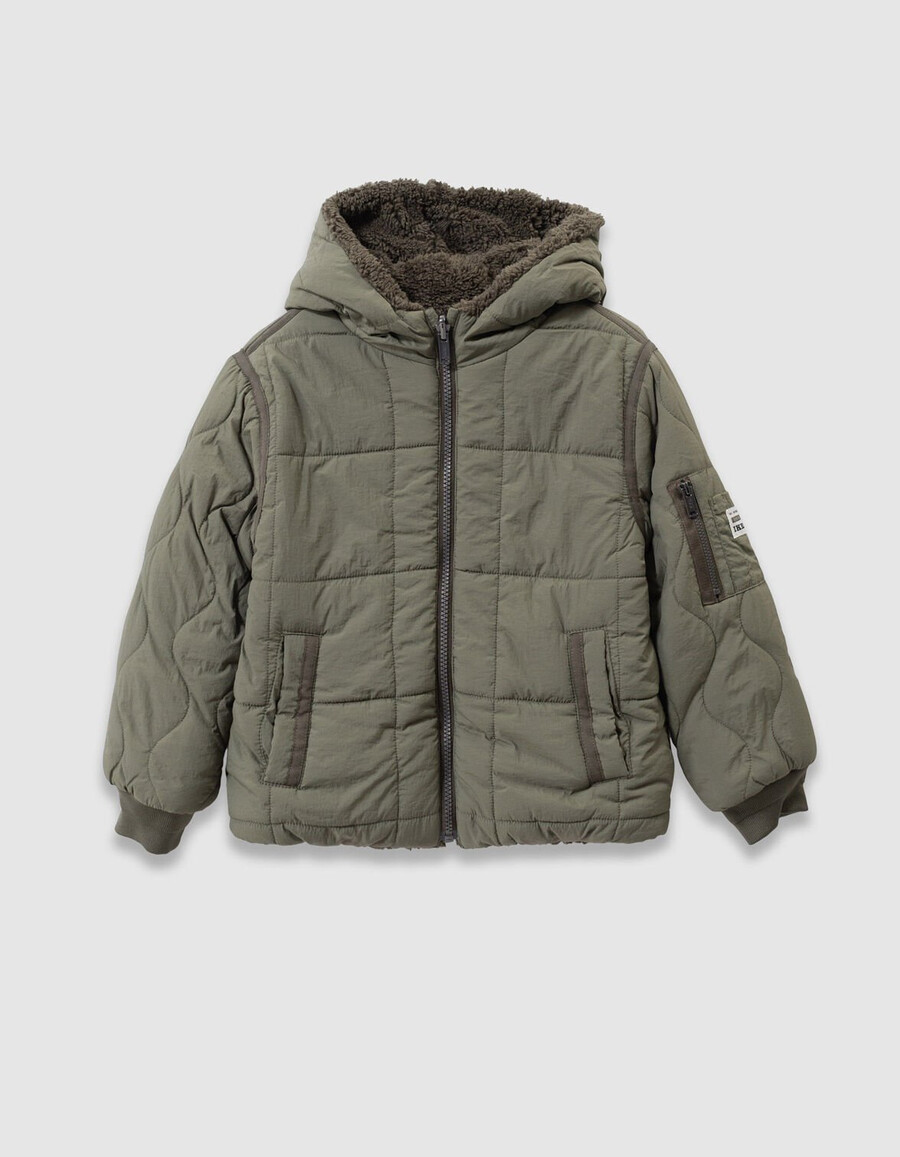 chaqueta acolchada reversible de sherpa y color caqui para niño