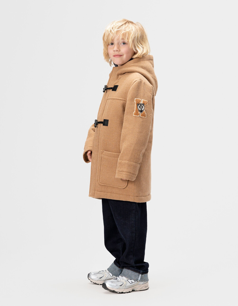 abrigo con capucha estilo trenca de lana beige para niño
