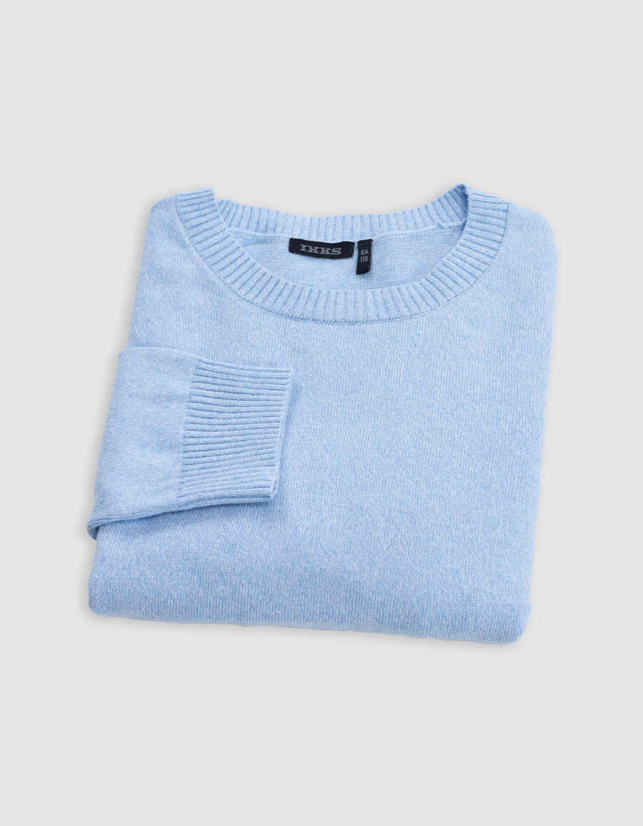 suéter de punto azul con mensaje en jacquard en la espalda para niño