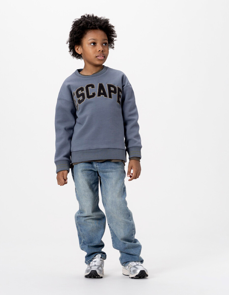 sudadera azul para niño eslogan bordado en pana