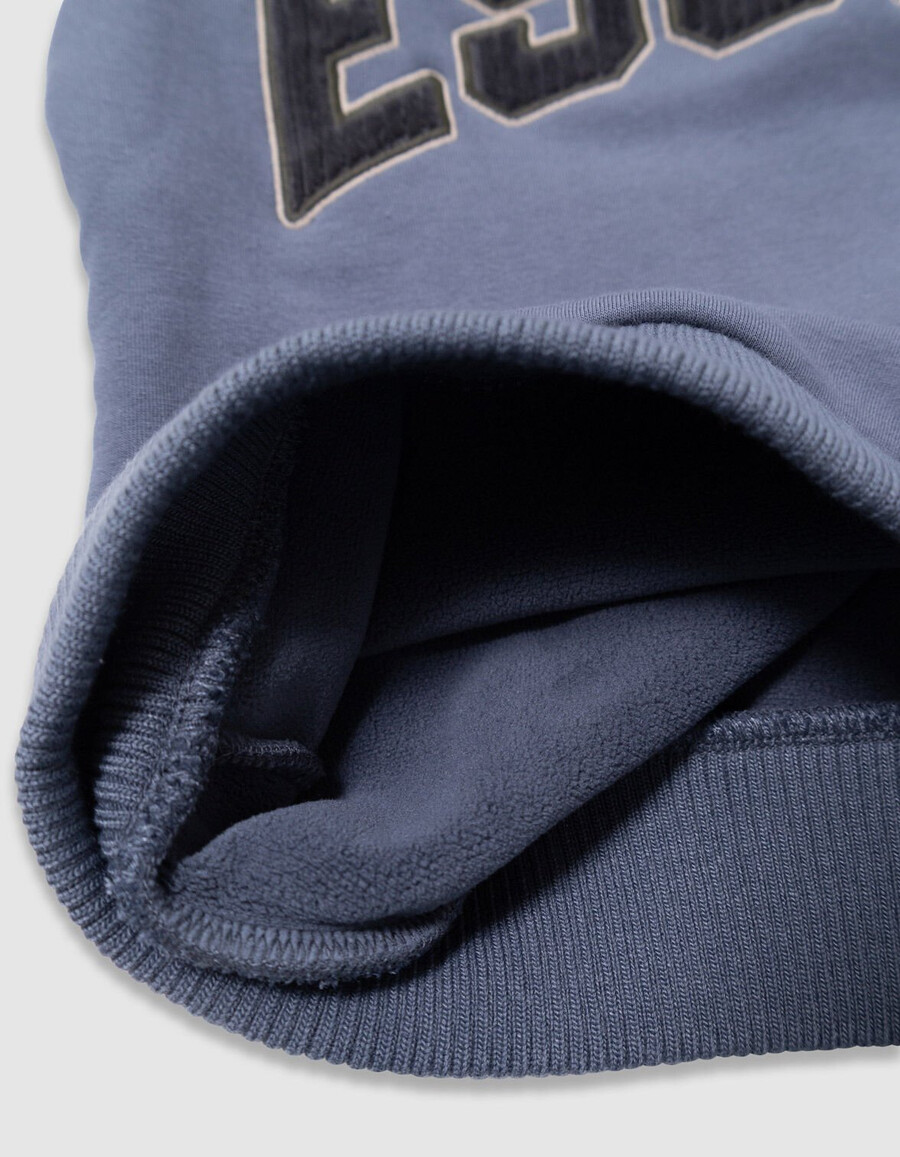 sudadera azul para niño eslogan bordado en pana