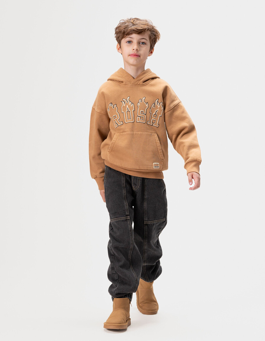 sudadera con capucha camel para niño con eslogan bordado en talla xl