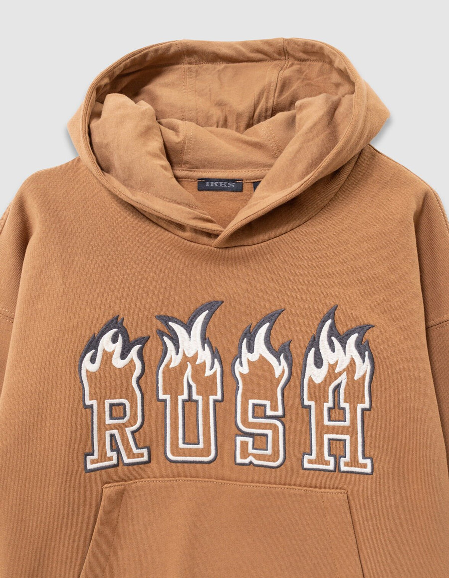 sudadera con capucha camel para niño con eslogan bordado en talla xl