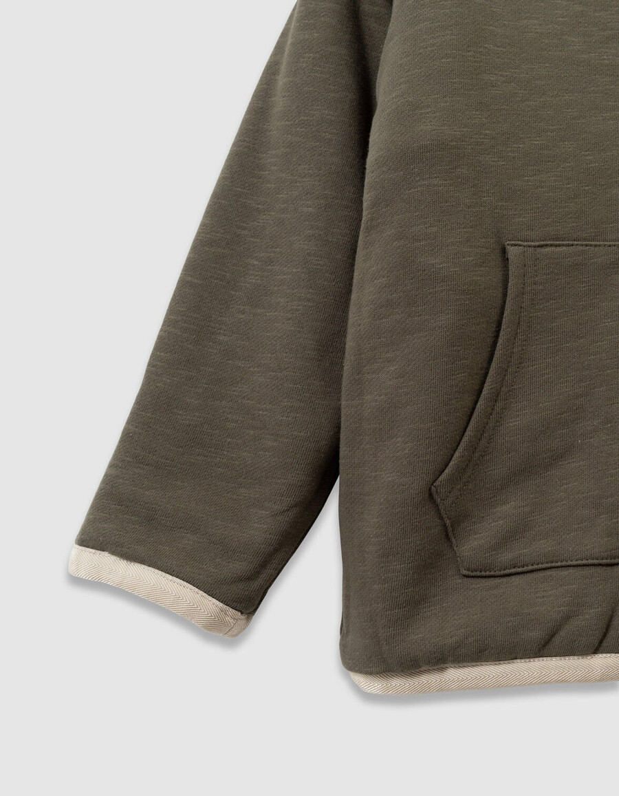 cárdigan reversible de sherpa azul y caqui para niño