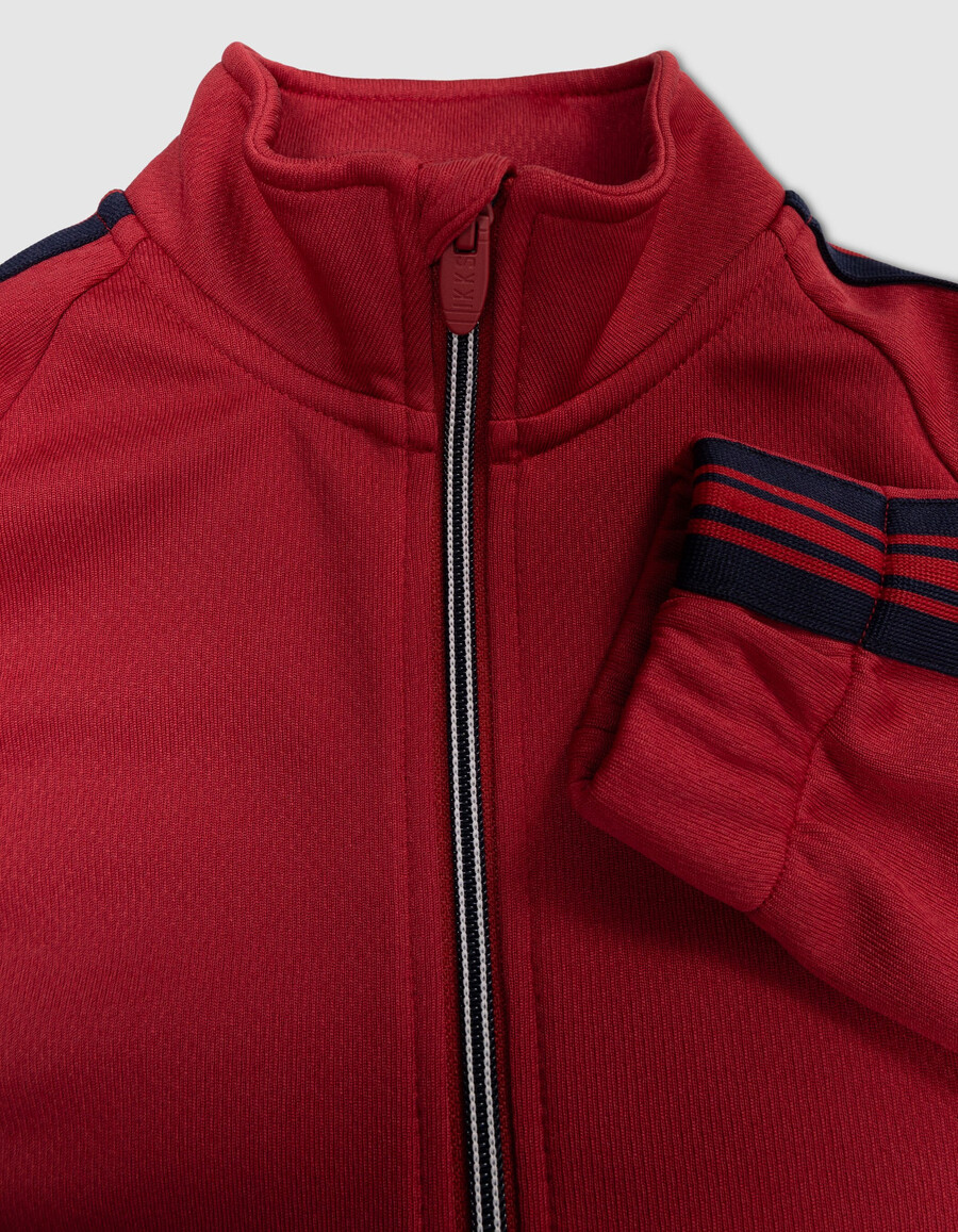 cárdigan rojo con cremallera y rayas azul marino para niño
