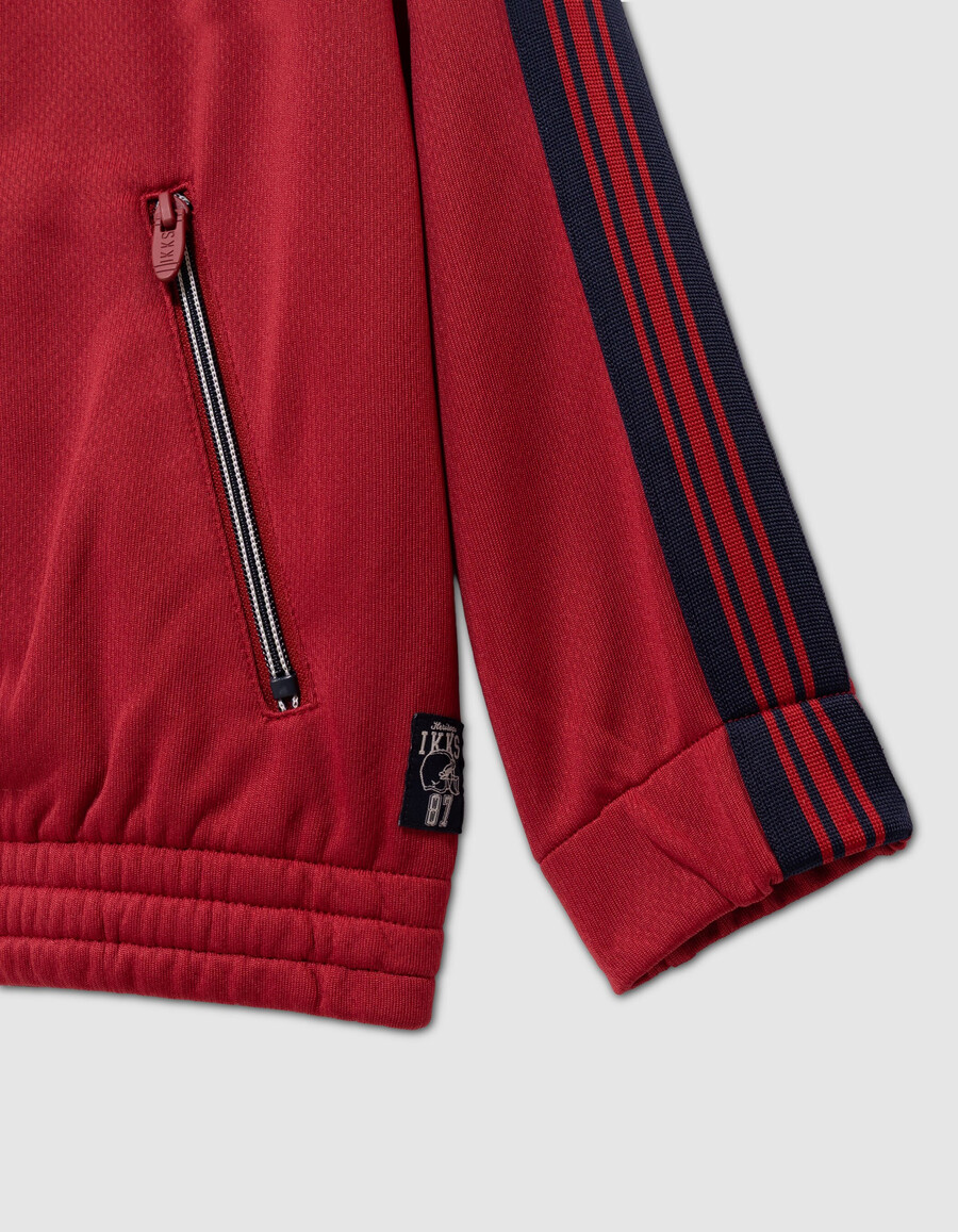 cárdigan rojo con cremallera y rayas azul marino para niño