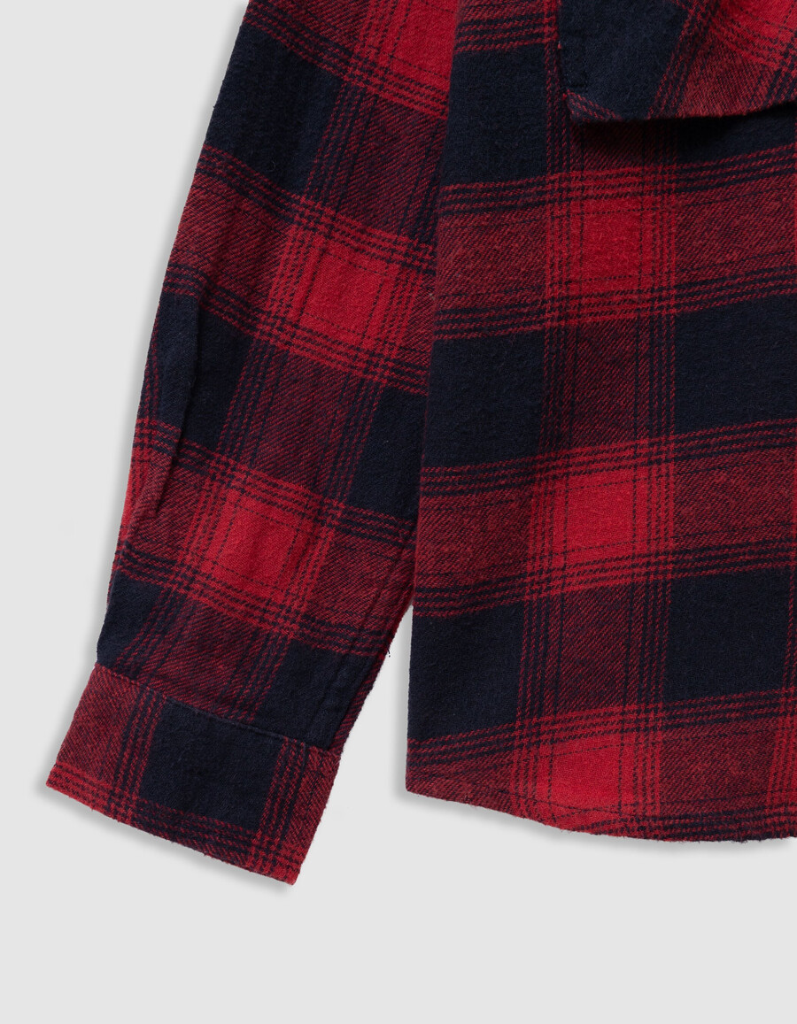 camisa de cuadros azul marino y rojo para niño con capucha desmontable