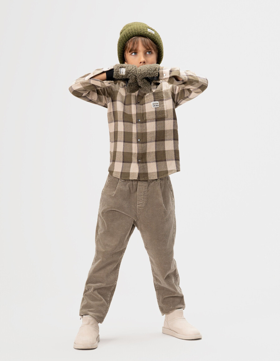 camisa de cuadros caqui y beige para niño