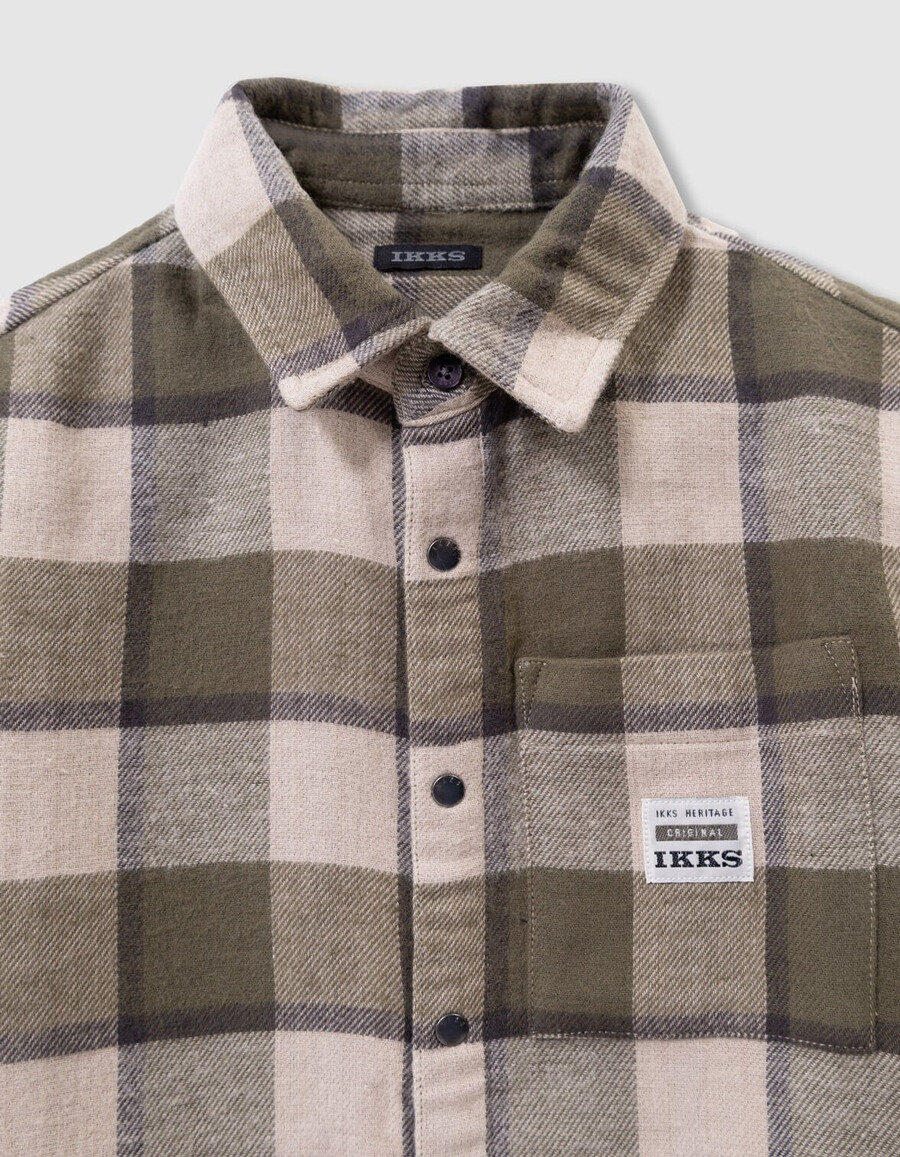 camisa de cuadros caqui y beige para niño