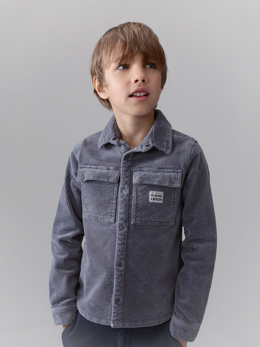 camisa de pana azul para niño con botones a presión