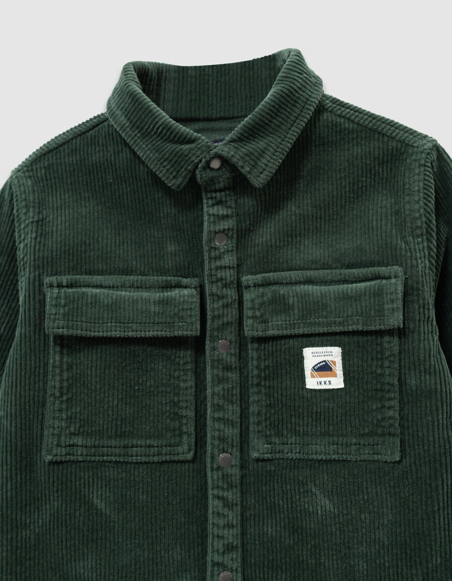 camisa de pana verde para niño con botones a presión