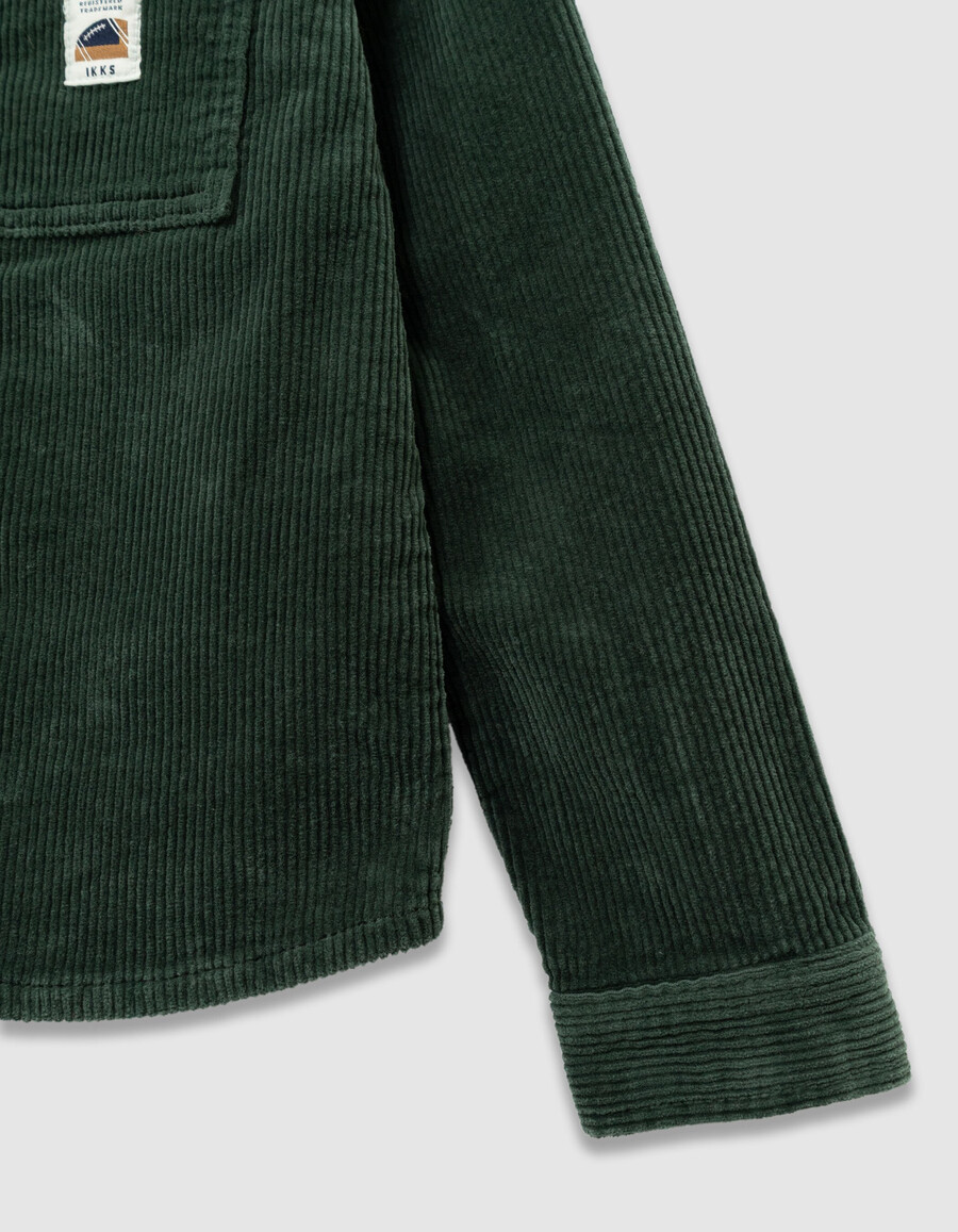 camisa de pana verde para niño con botones a presión
