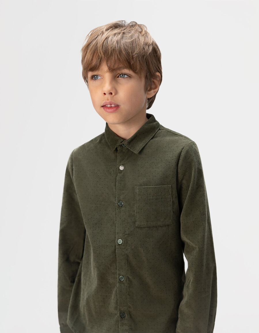 camisa de manga larga de terciopelo caqui para niño con lunares