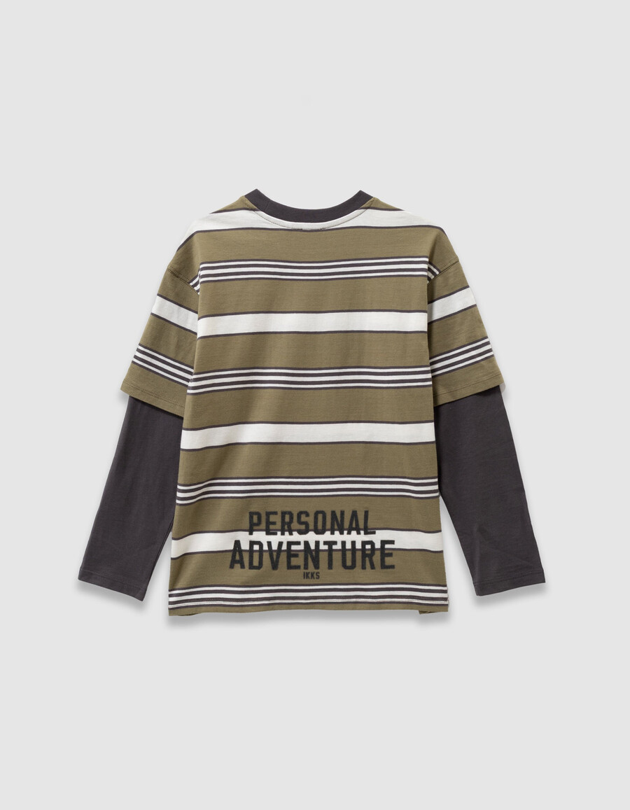 camiseta gris de algodón orgánico con mangas trampantojo para niño
