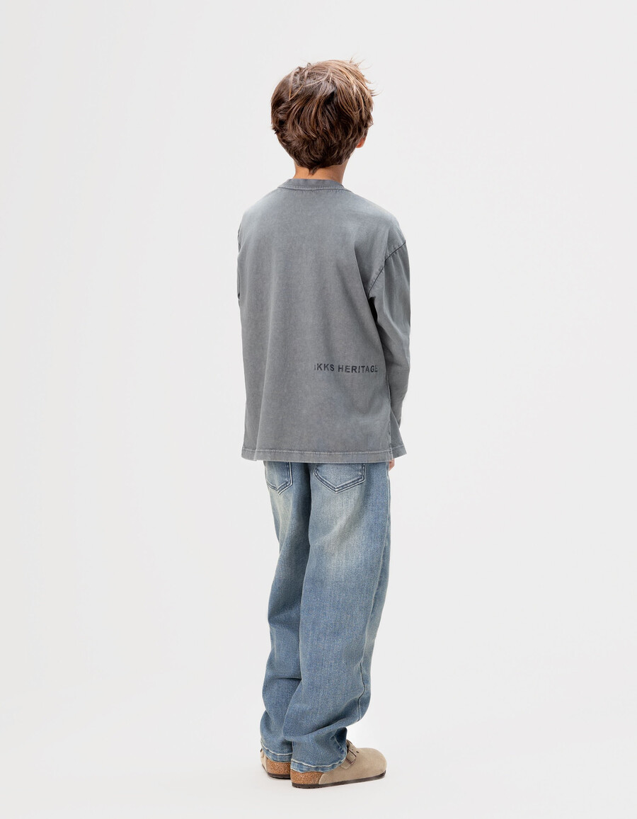camiseta de manga larga de algodón orgánico azul para niño bolsillo de punto