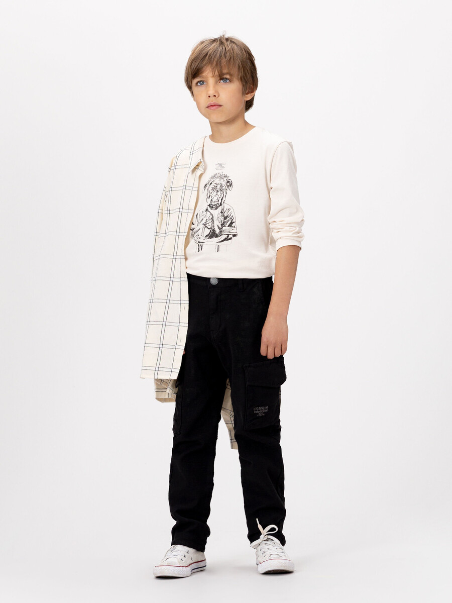 pantalones rectos negros estilo cargo para niño
