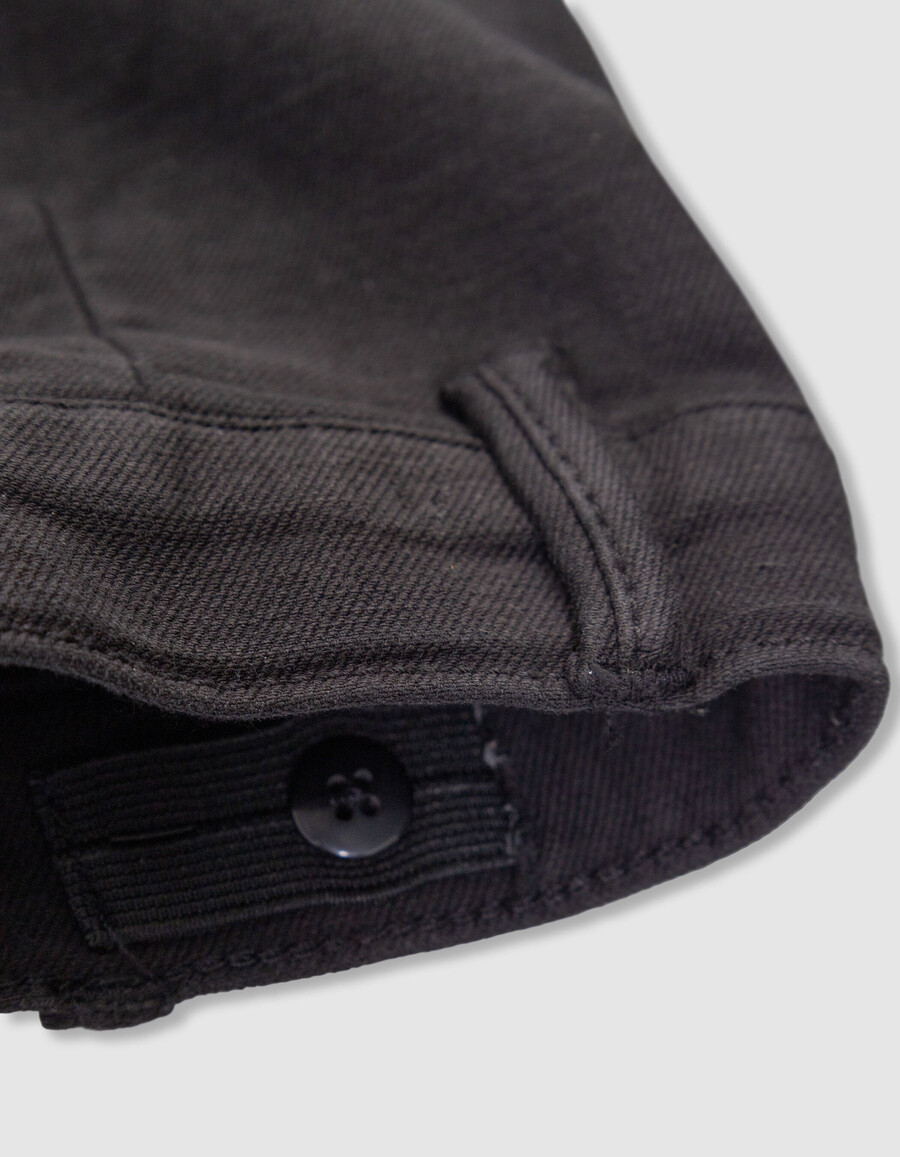 pantalones rectos negros estilo cargo para niño