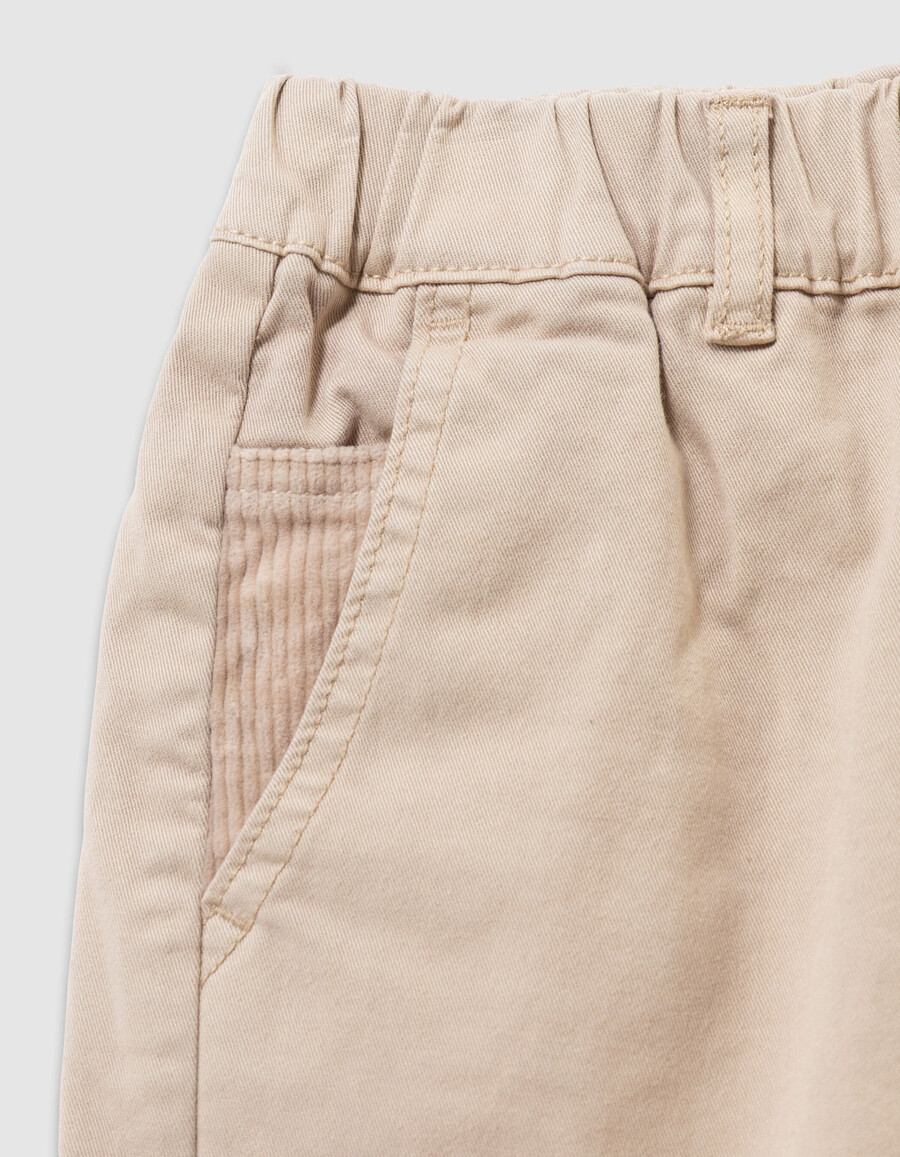 joggers holgados beige con detalles de pana para niño