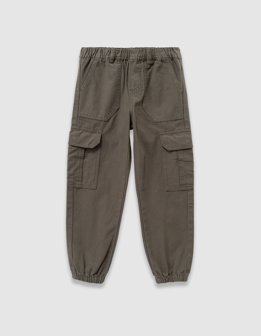pantalones deportivos holgados color caqui para niño