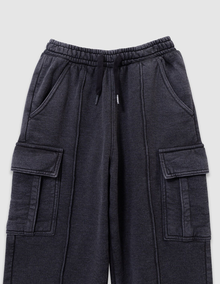 pantalones deportivos negros descoloridos estilo cargo para niño