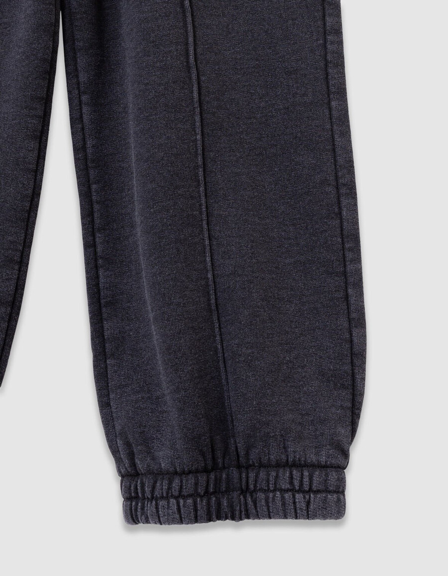 pantalones deportivos negros descoloridos estilo cargo para niño