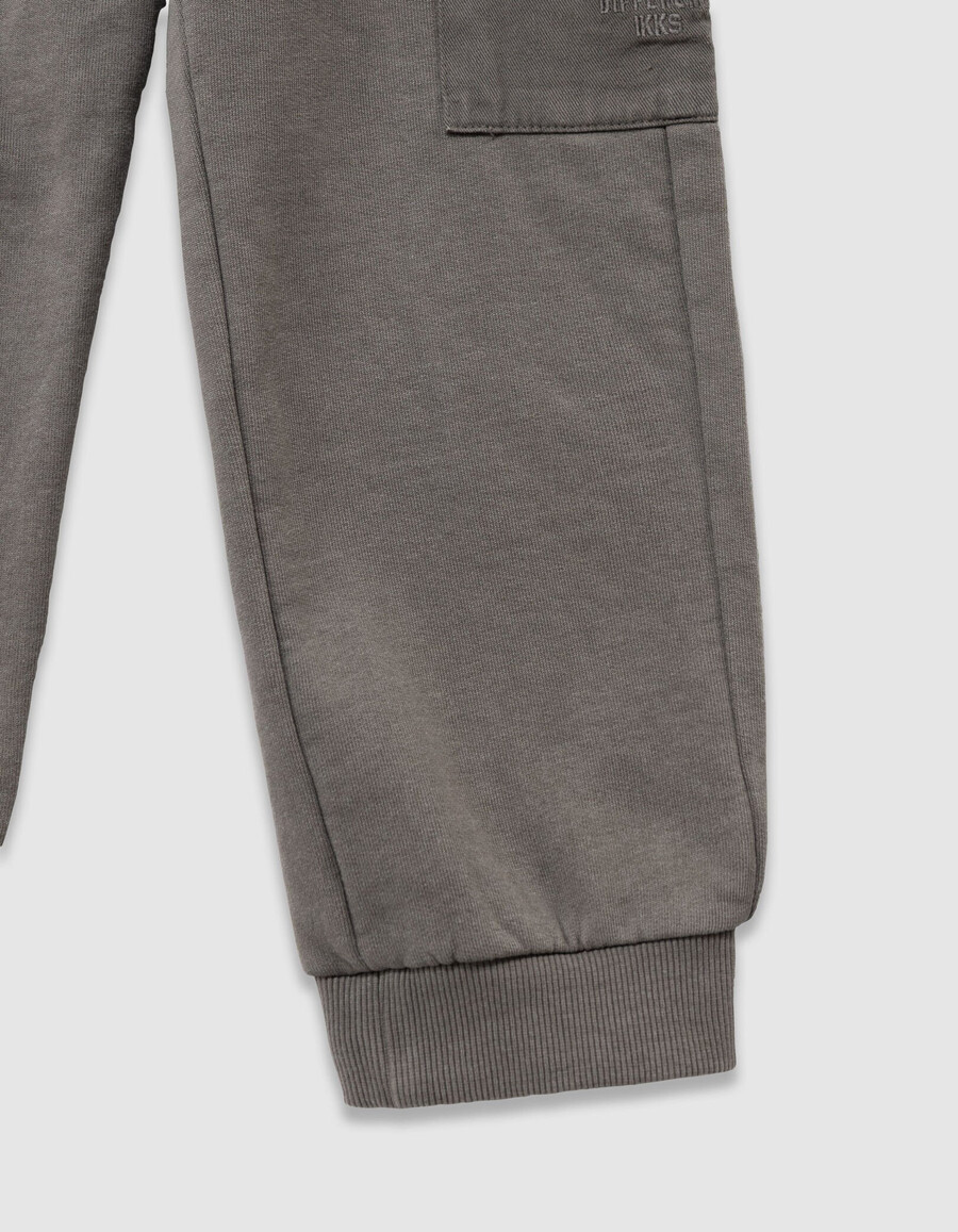 pantalones deportivos estilo cargo de algodón orgánico color caqui para niño