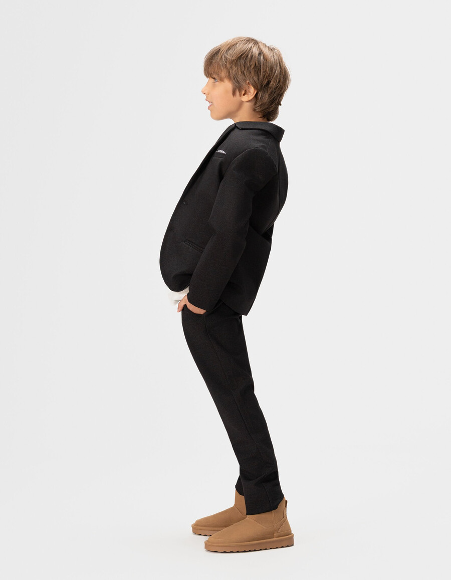 pantalones de traje para ocasiones especiales negros semilisos para niño