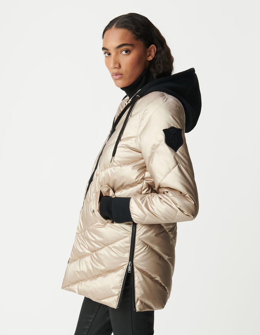 chaqueta acolchada dorada para mujer con capucha de forro polar negro