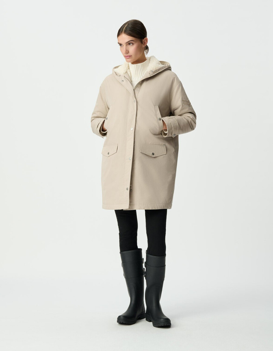 parka beige extragrande para mujer con capucha forrada de piel