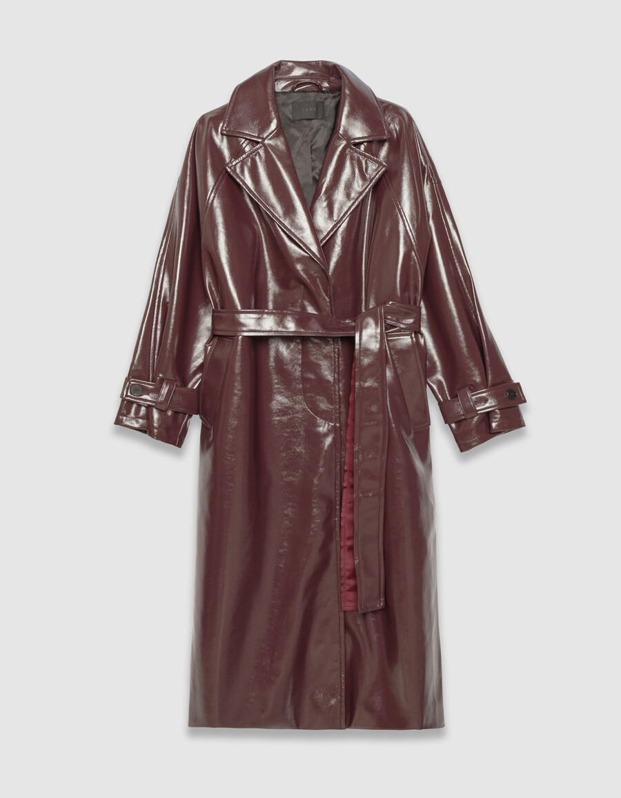 gabardina larga estilo vinilo color burdeos para mujer