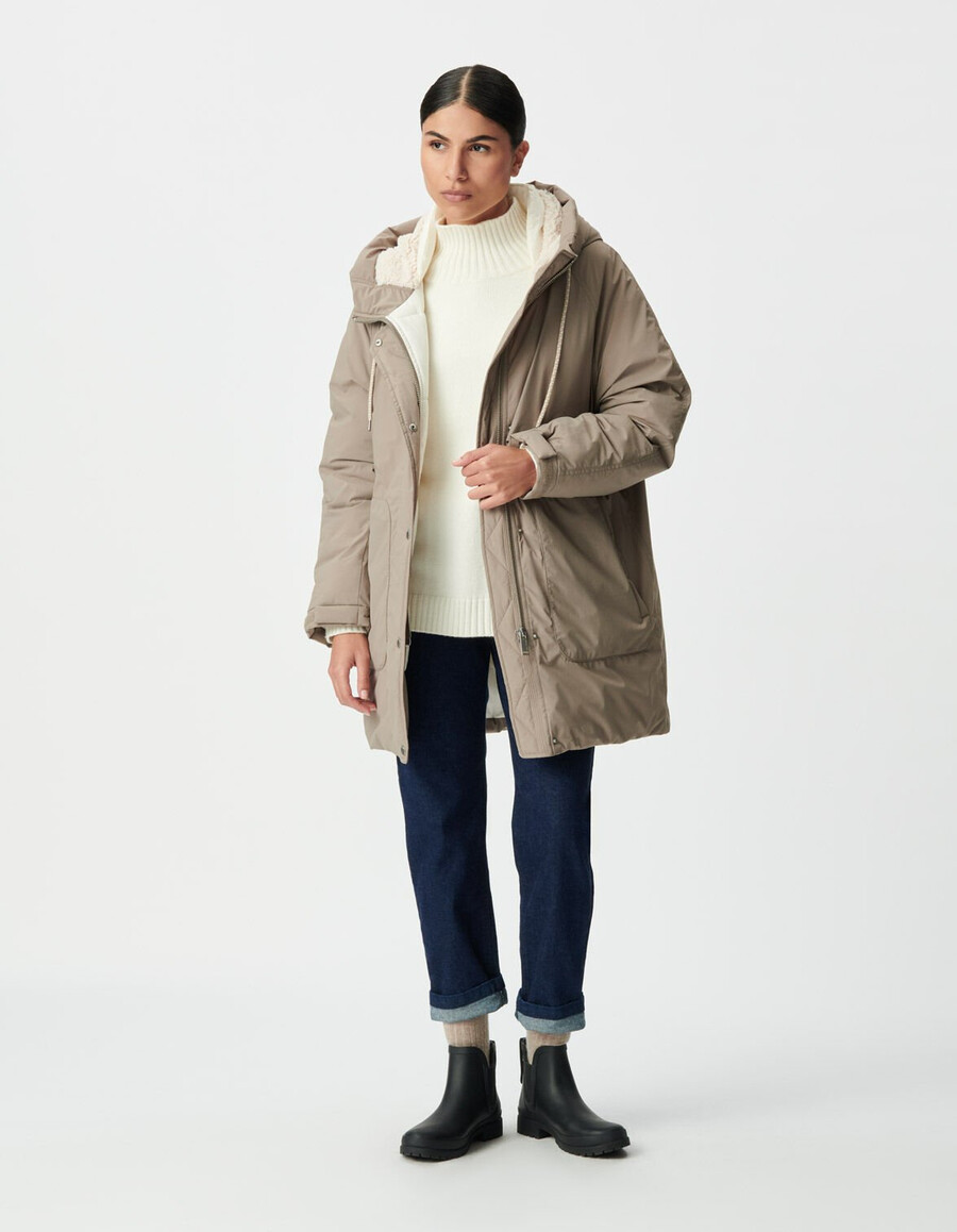 chaqueta acolchada beige para mujer con capucha forrada de piel
