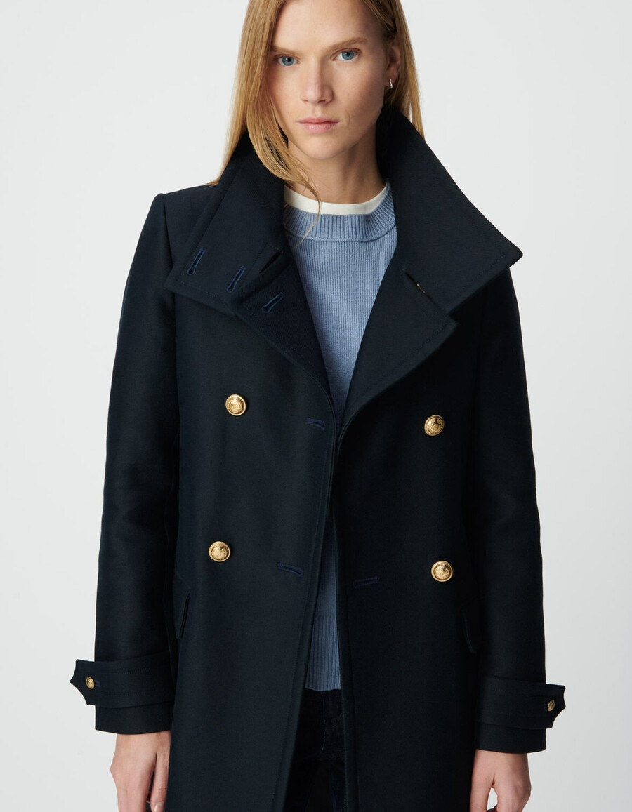 abrigo azul marino para mujer con botones grabados