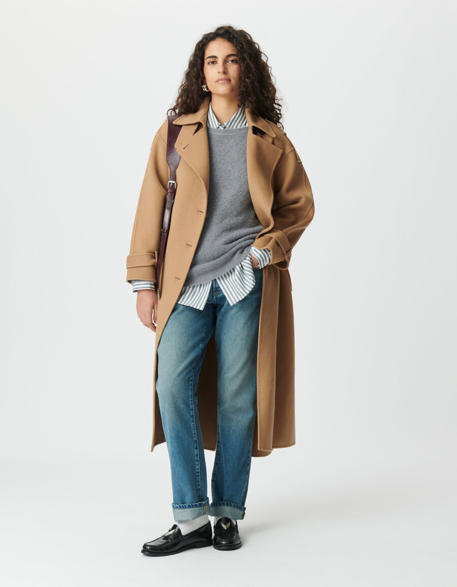 abrigo largo estilo gabardina de lana color camello para mujer