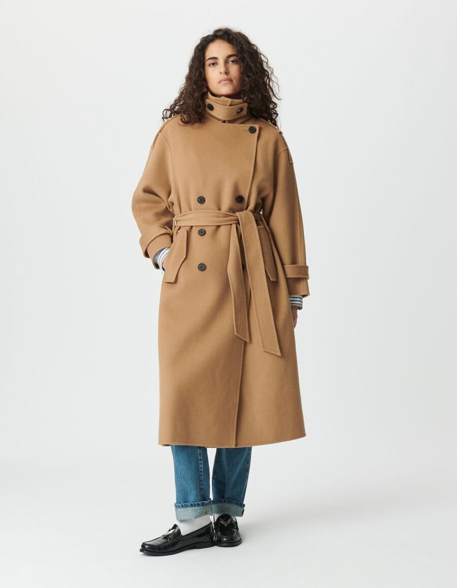 abrigo largo estilo gabardina de lana color camello para mujer
