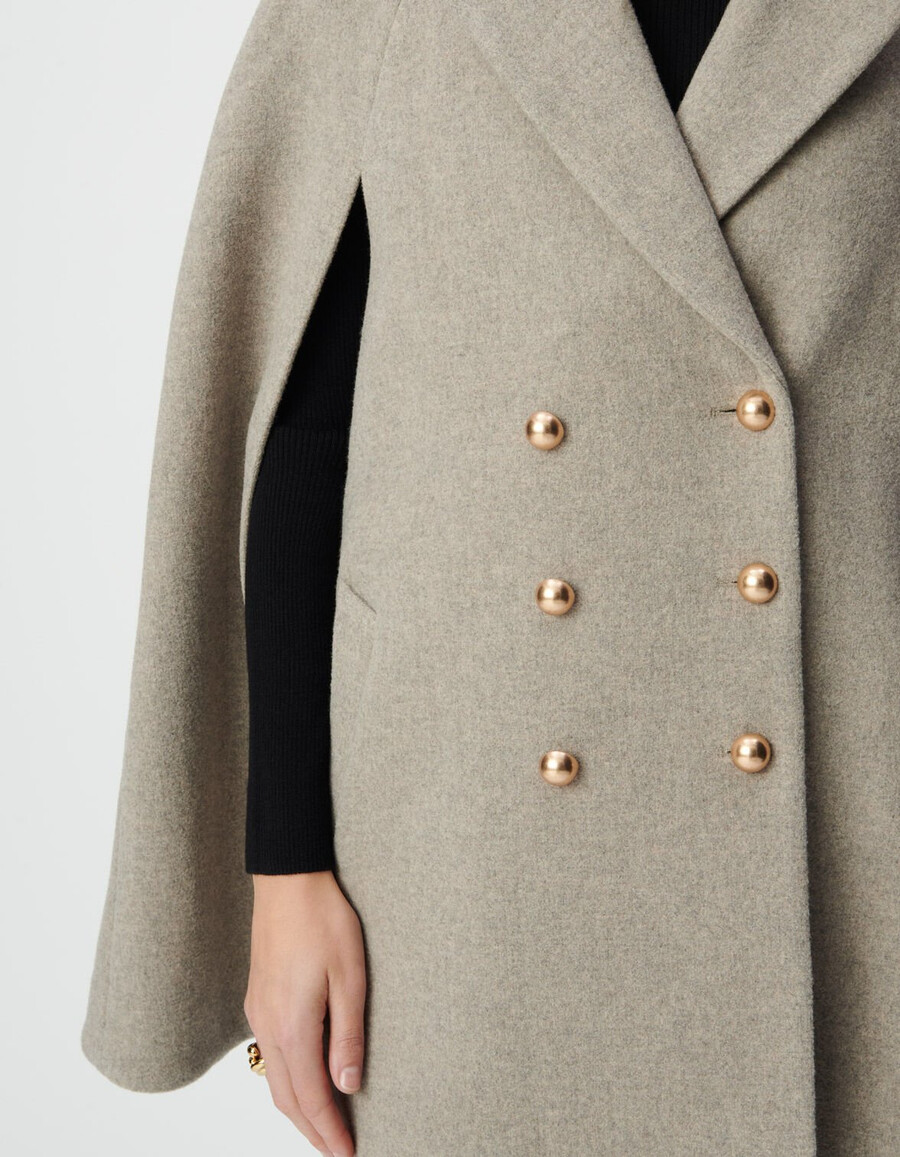 abrigo tipo capa cruzado beige para mujer