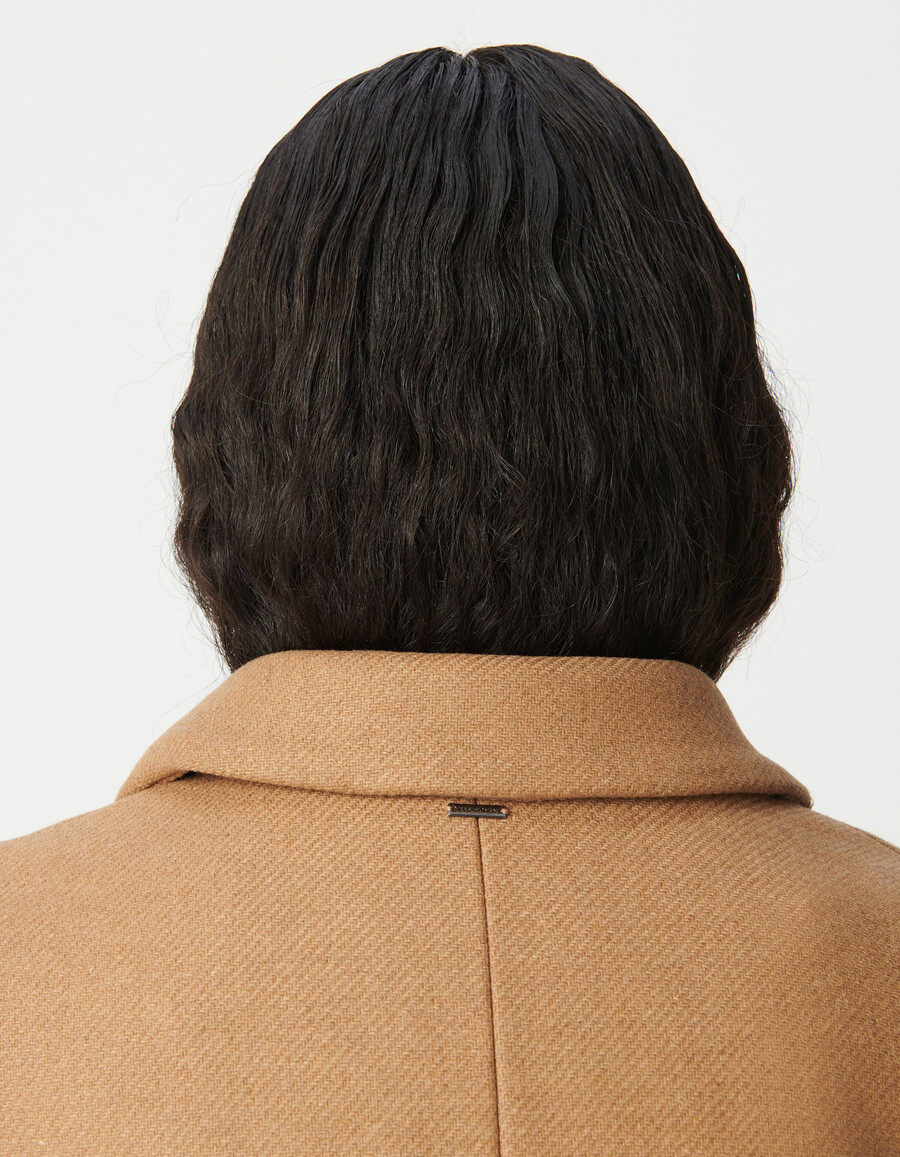 abrigo camel de largo medio para mujer con capucha desmontable