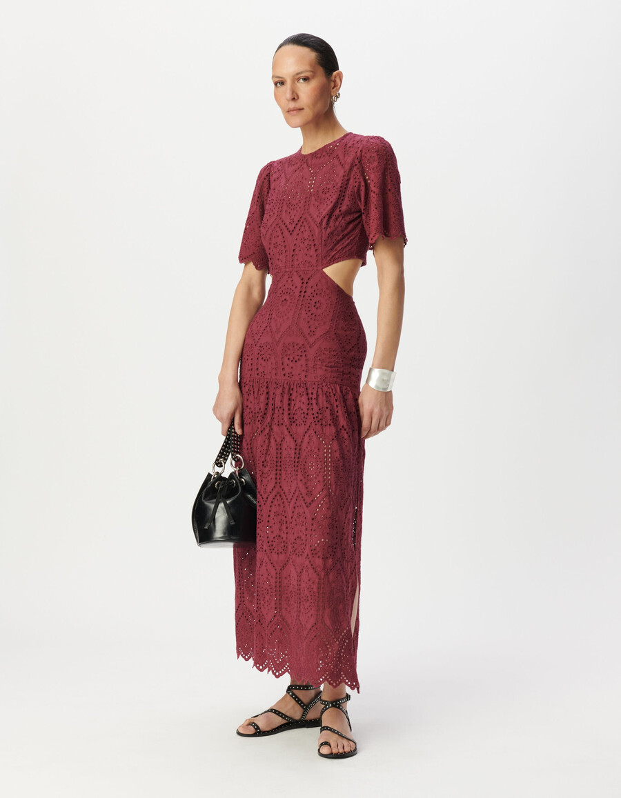 vestido largo con espalda abierta y bordado con ojales en color burdeos para mujer